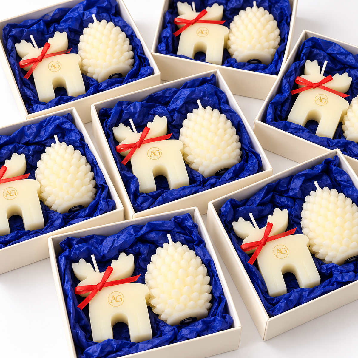 Handmade Christmas Candle Gift Set Reindeer & Pinecone Candles Axenoff Group