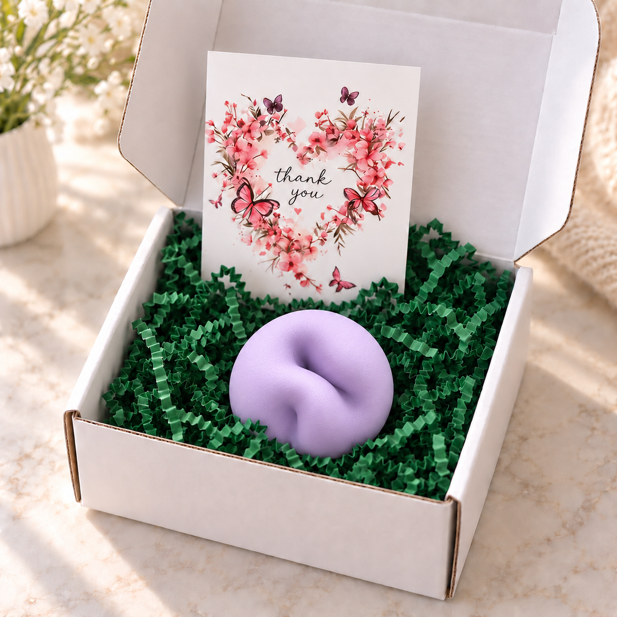 A crunchy, sand-filled stress-relief ball. This soft, tactile toy is designed for stress relief, sensory development, and ASMR-style relaxation. Suitable for adults and teenagers. It produces a satisfying crunchy sound.